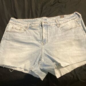 TORRID Jean Shorts NWT.  Size 16.